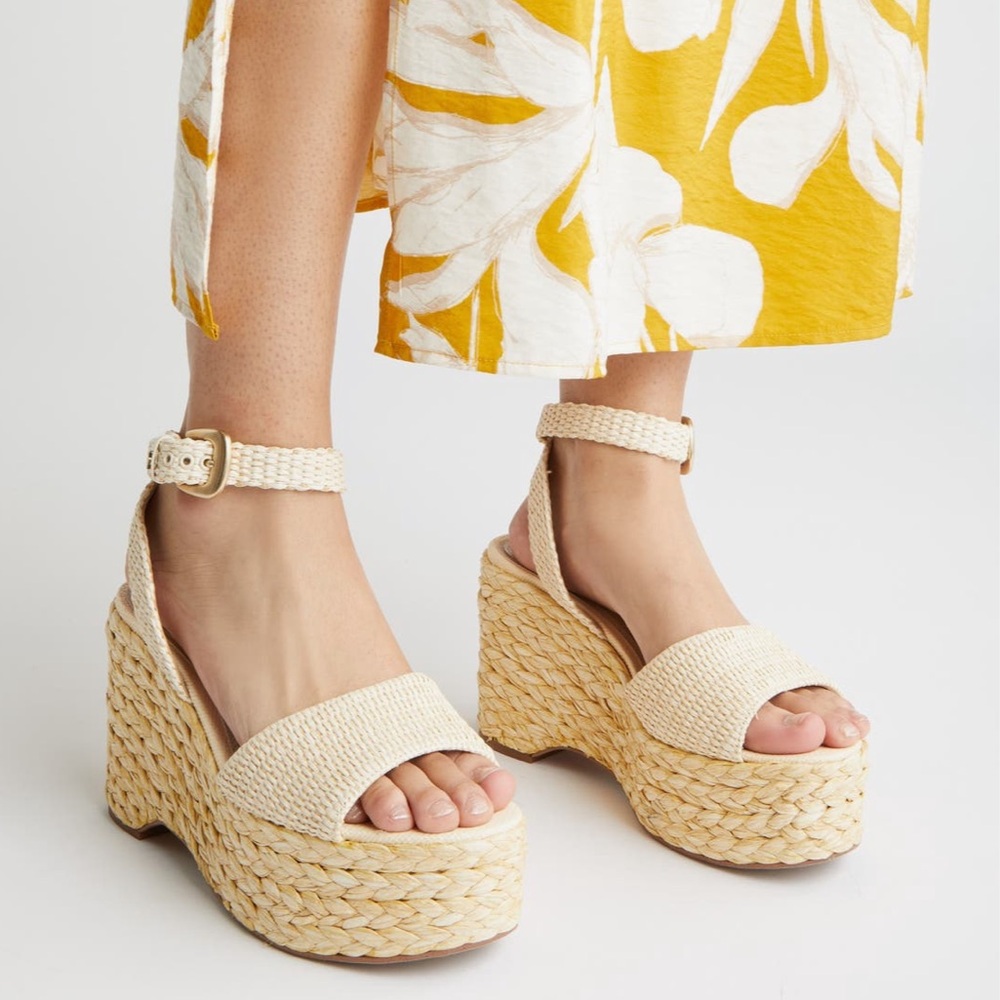 NWT Sam Edelman Cream Wedge Sandals size 9.5